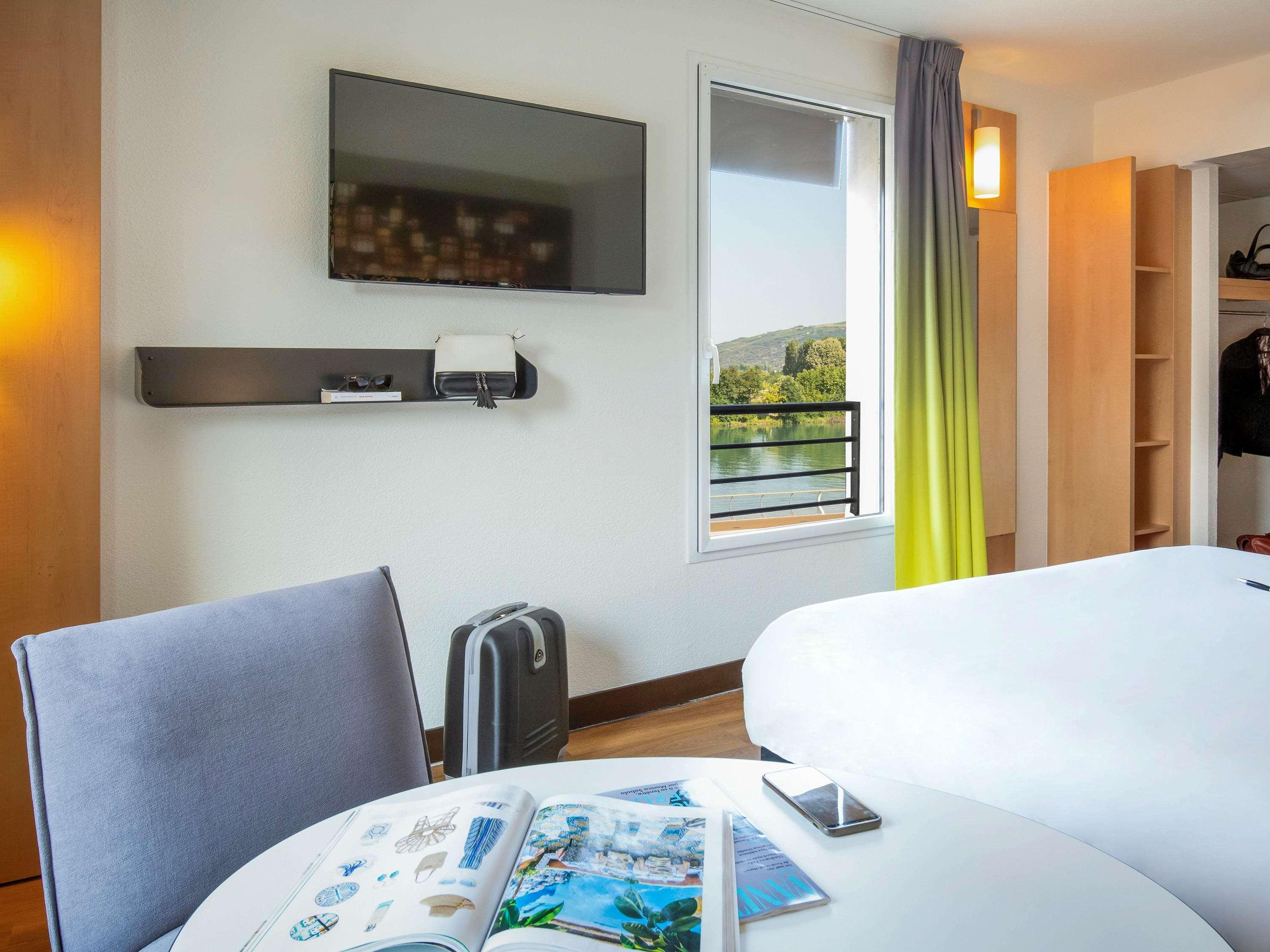 Готель Ibis Lyon Sud Vienne Saint-Louis Екстер'єр фото